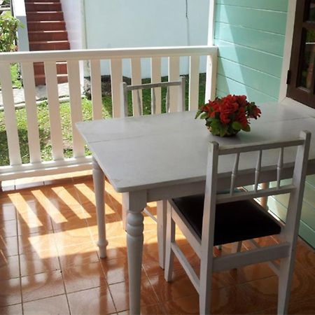 Chez Ophelia Cottage Apartments Roseau Ruang foto
