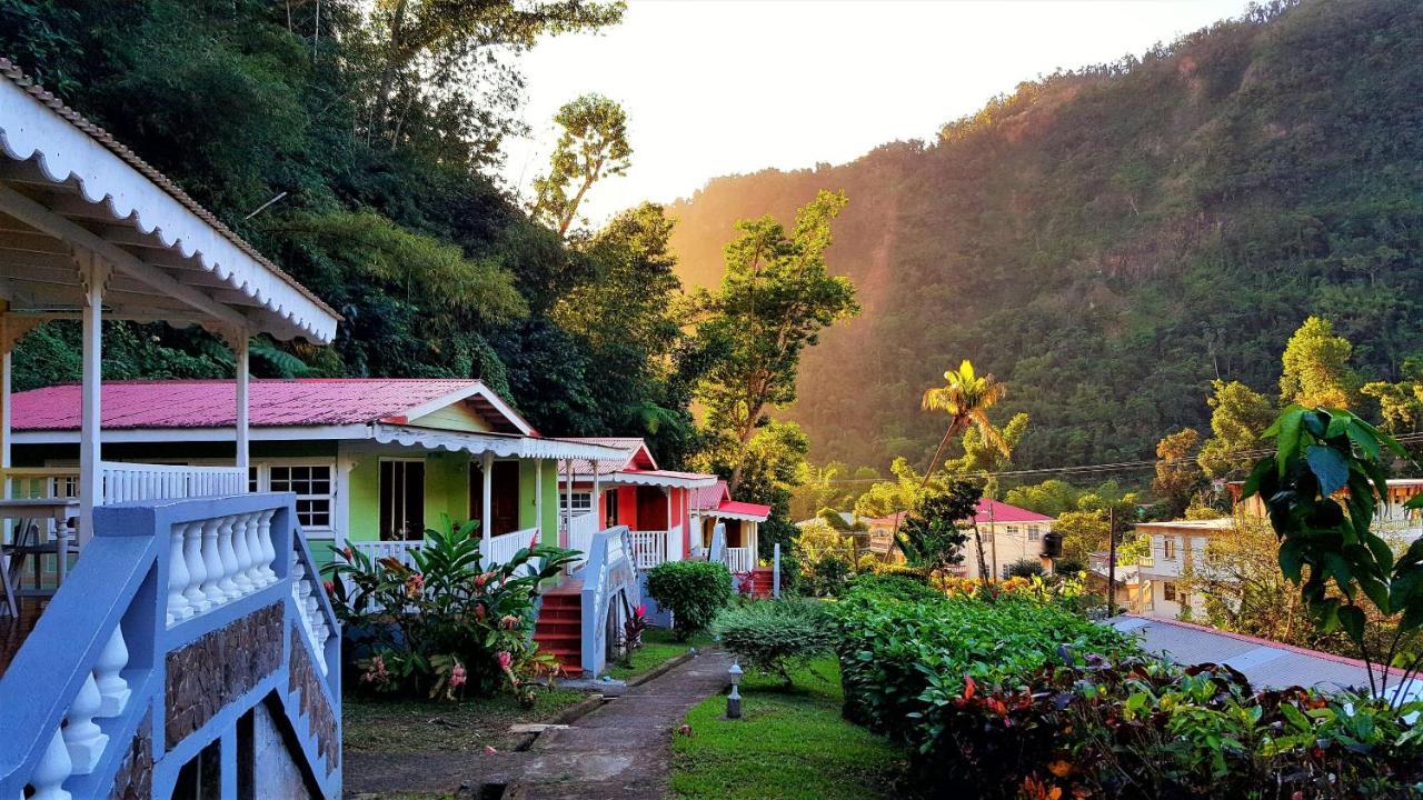 Chez Ophelia Cottage Apartments Roseau Bagian luar foto